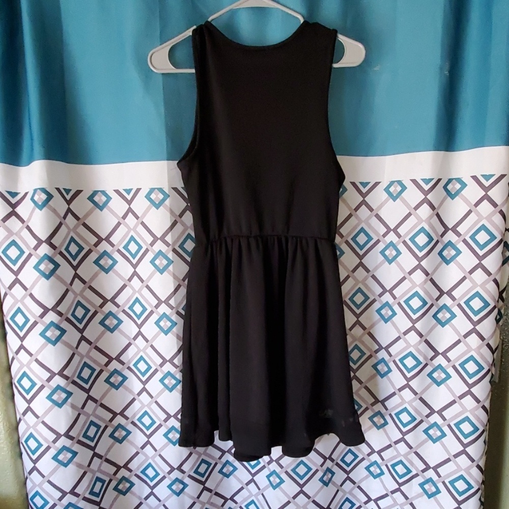 Dress - Picture 4 of 4